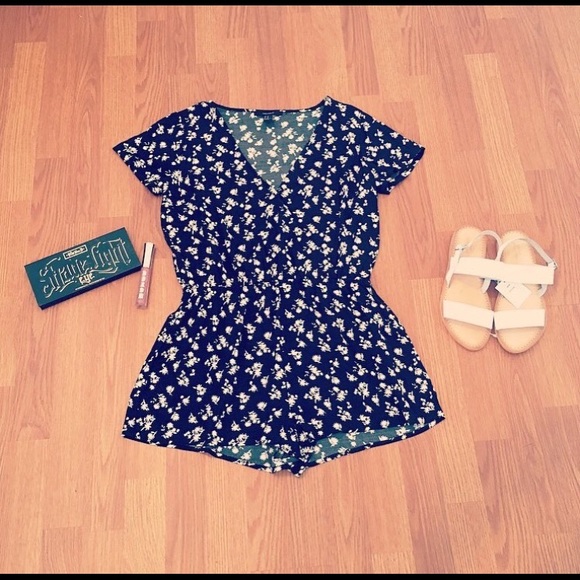 Forever 21 Pants - Forever 21 Romper Medium Floral Surplice